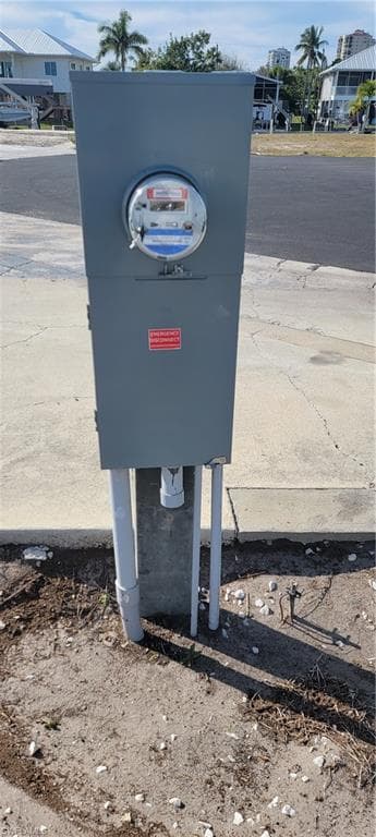 4701 Lahaina LN, BONITA SPRINGS FL 34134-4