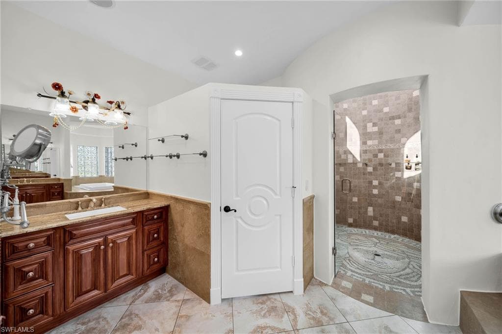 18528 Baseleg AVE, NORTH FORT MYERS FL 33917-21