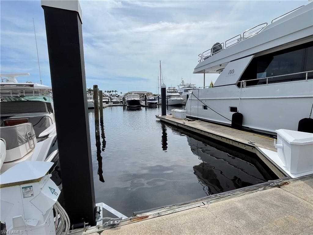 48' BOAT SLIP AT GULF HARBOUR F-15, FORT MYERS FL 33908-1