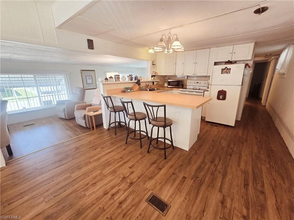 99 Moorhead MNR # 99, NAPLES FL 34112-8