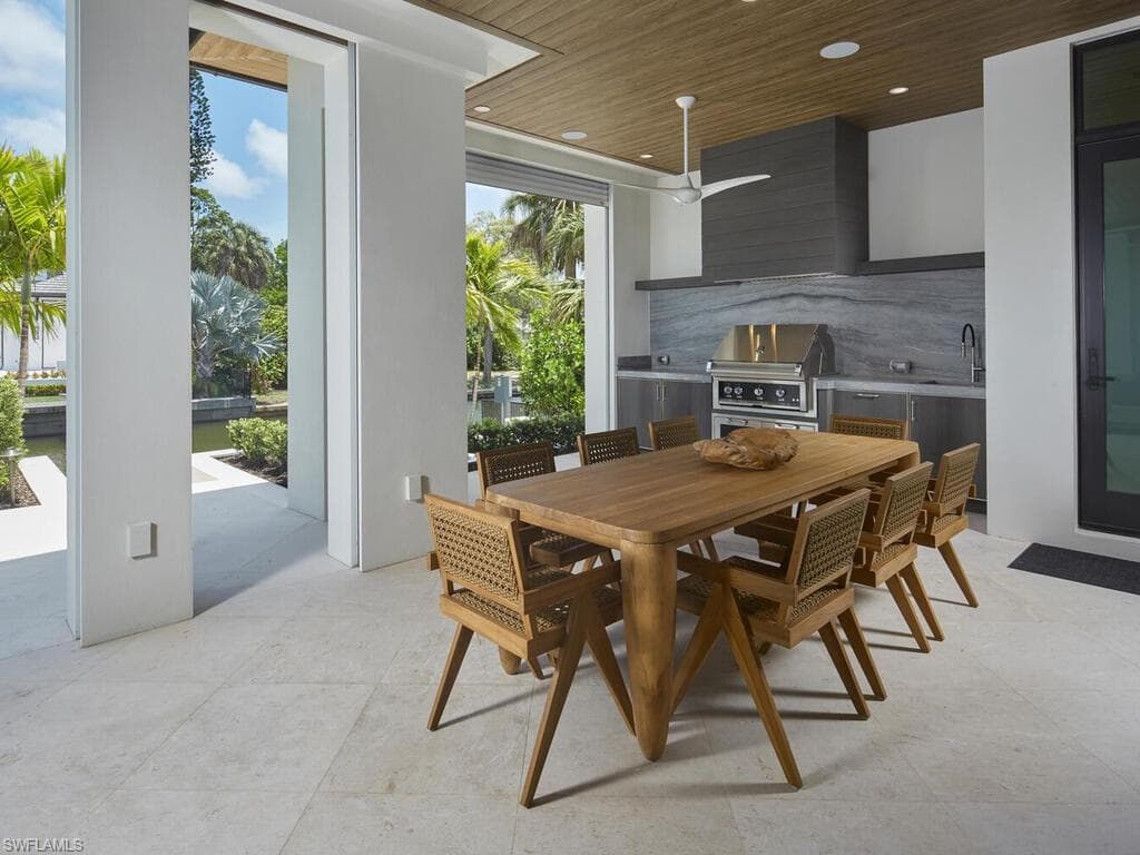 595 16th AVE S, NAPLES FL 34102-37