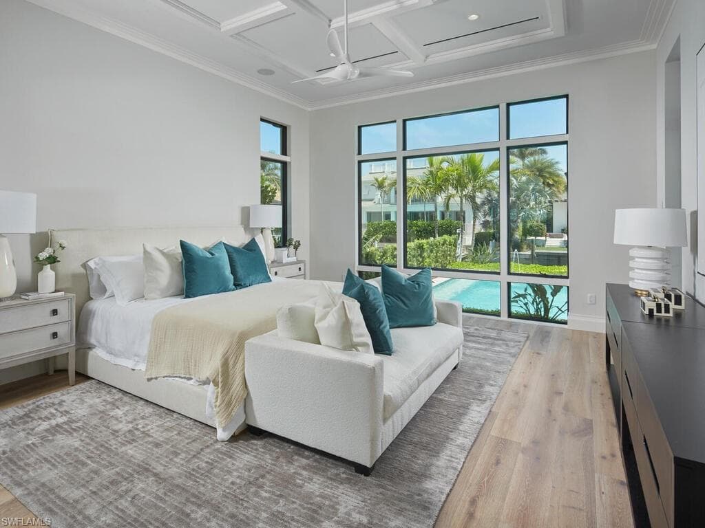 595 16th AVE S, NAPLES FL 34102-17