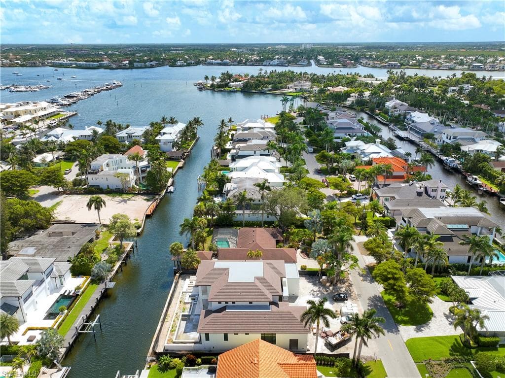 595 16th AVE S, NAPLES FL 34102-43