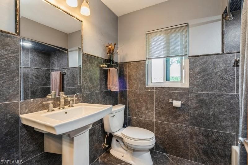 6670 Pangola RD, FORT MYERS FL 33905-18