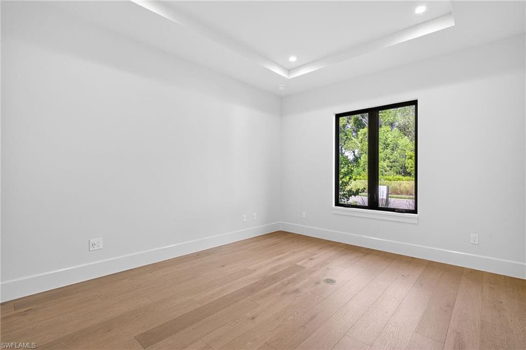 2032 Cambridge Park DR, NAPLES FL 34109-25