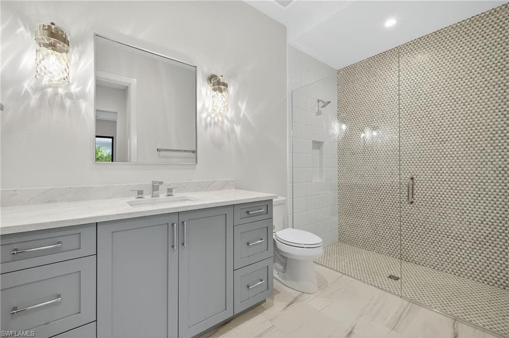 2032 Cambridge Park DR, NAPLES FL 34109-21