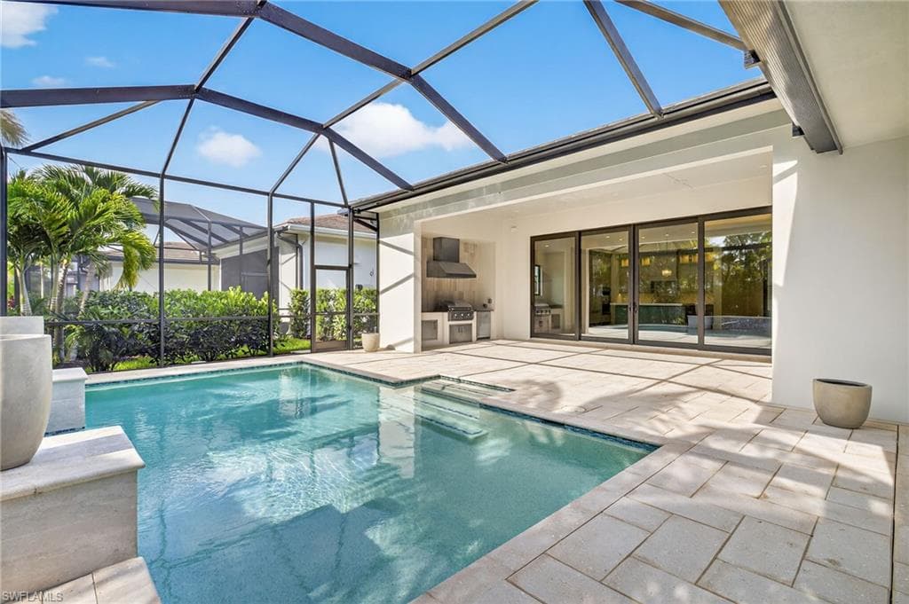 2032 Cambridge Park DR, NAPLES FL 34109-31