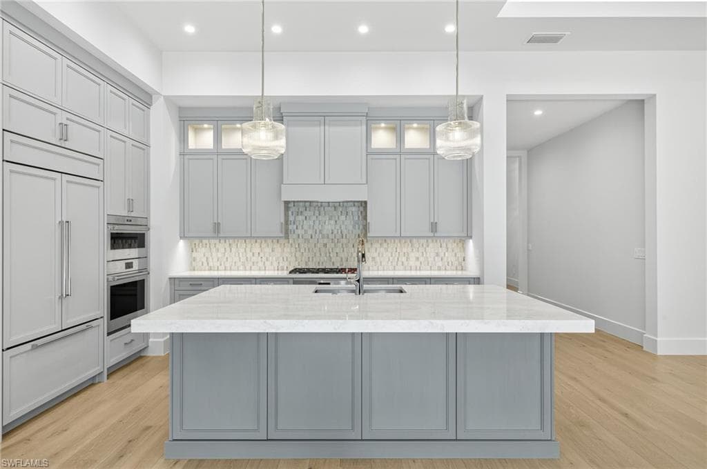 2032 Cambridge Park DR, NAPLES FL 34109-8