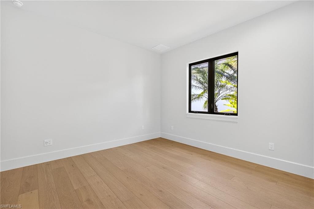 2032 Cambridge Park DR, NAPLES FL 34109-23