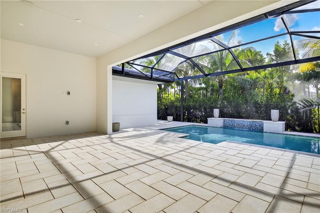 2032 Cambridge Park DR, NAPLES FL 34109-29