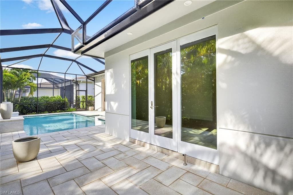 2032 Cambridge Park DR, NAPLES FL 34109-30