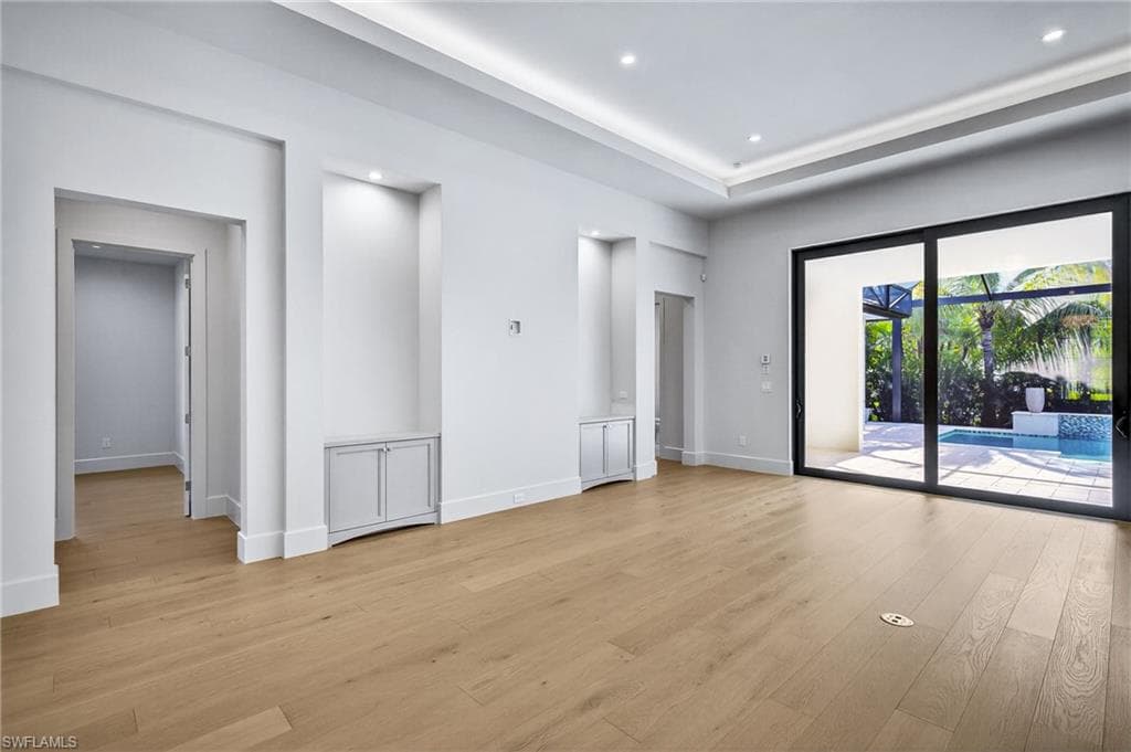 2032 Cambridge Park DR, NAPLES FL 34109-3