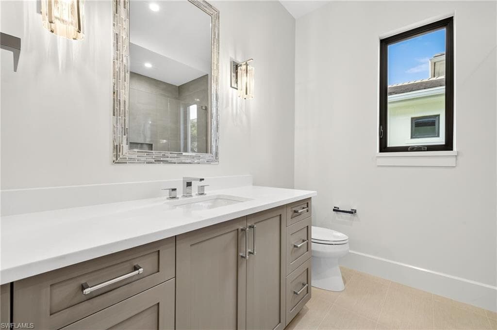 2032 Cambridge Park DR, NAPLES FL 34109-24