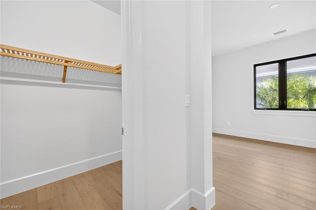 2032 Cambridge Park DR, NAPLES FL 34109-20