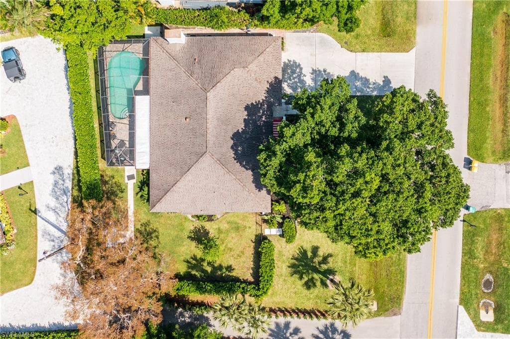 237 Burning Tree DR, NAPLES FL 34105-30