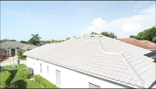 10283 Avonleigh DR, BONITA SPRINGS FL 34135-5