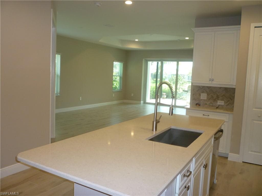 2118 Marquesa CIR, NAPLES FL 34112-5
