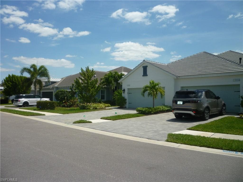 2118 Marquesa CIR, NAPLES FL 34112-13
