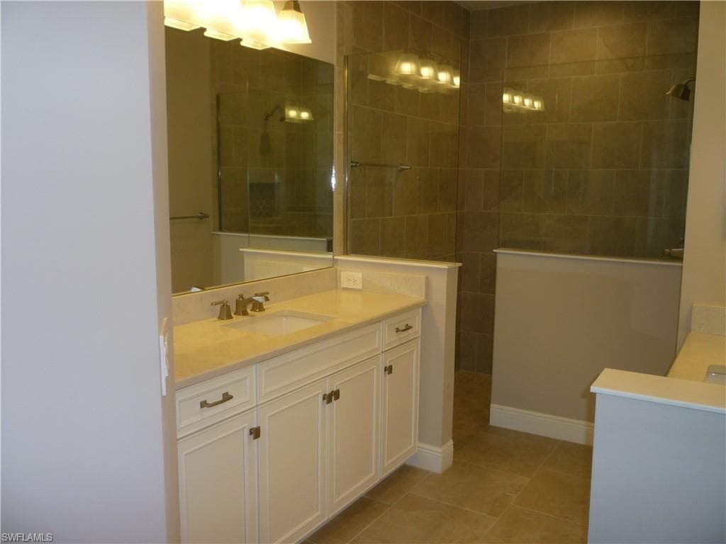 2118 Marquesa CIR, NAPLES FL 34112-7