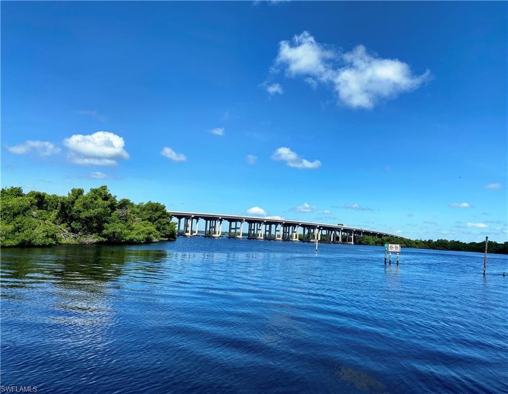 241 Tangerine DR, FORT MYERS FL 33905-9