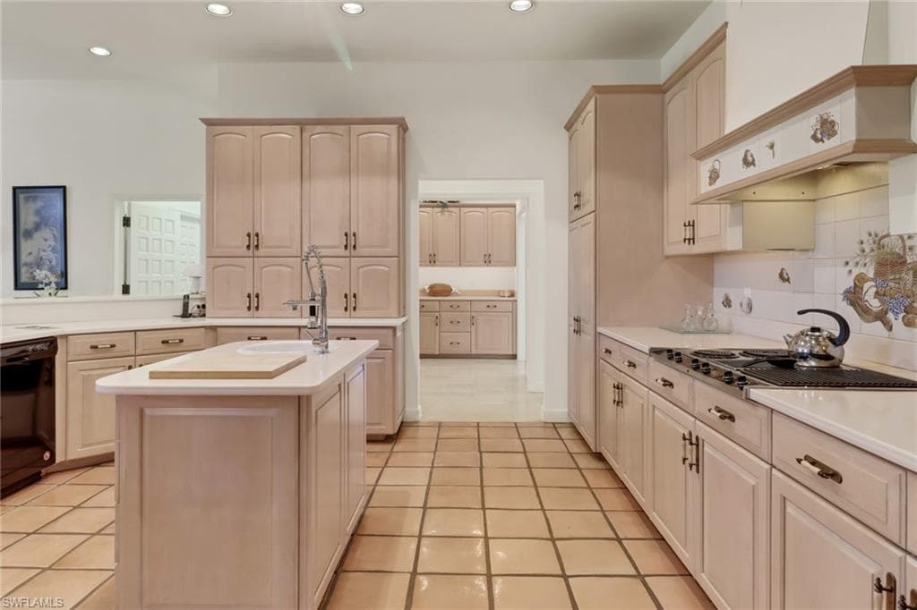 4724 Oak Leaf DR, NAPLES FL 34119-8