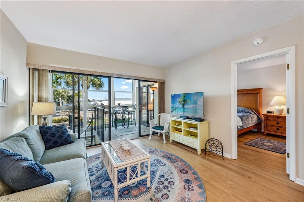 807 River Point DR 105D-1