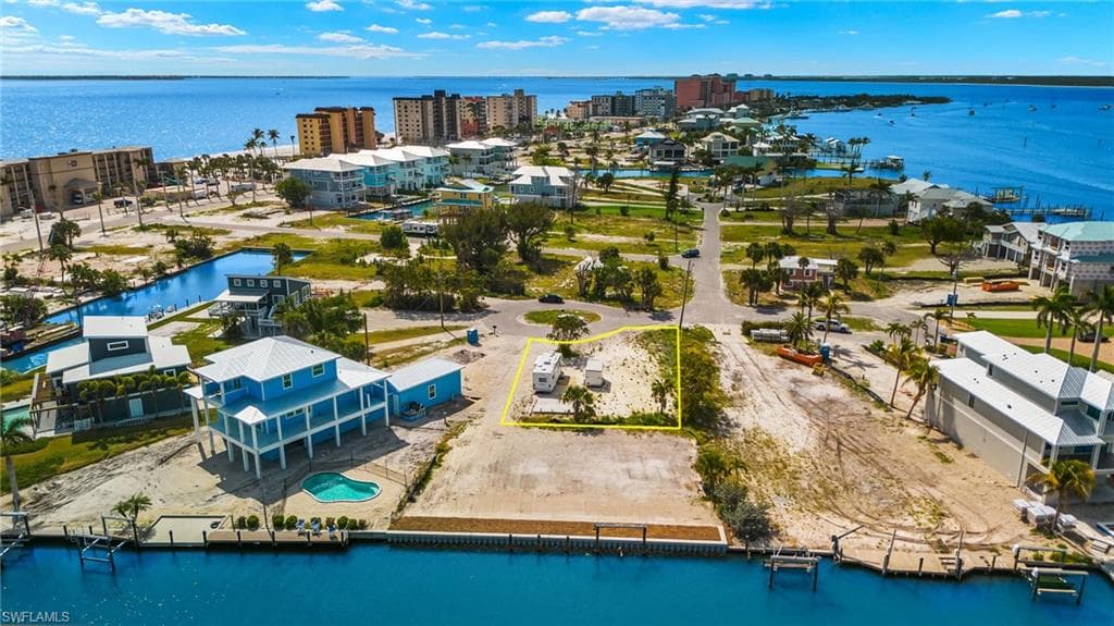 740 Matanzas CT, FORT MYERS BEACH FL 33931-3