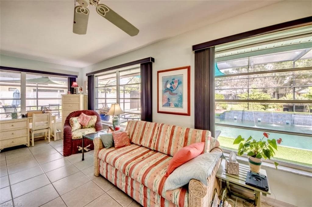 539 W Archer PKWY, CAPE CORAL FL 33904-10