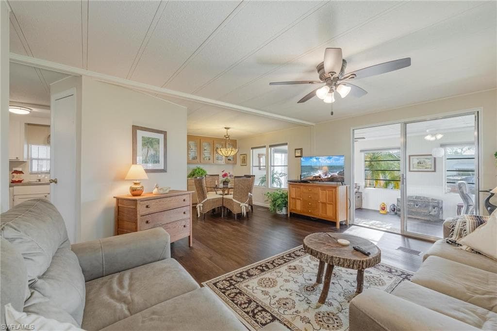 820 Peaceful DR, NORTH FORT MYERS FL 33917-16