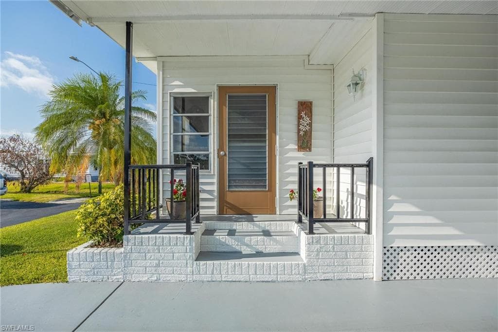 820 Peaceful DR, NORTH FORT MYERS FL 33917-4