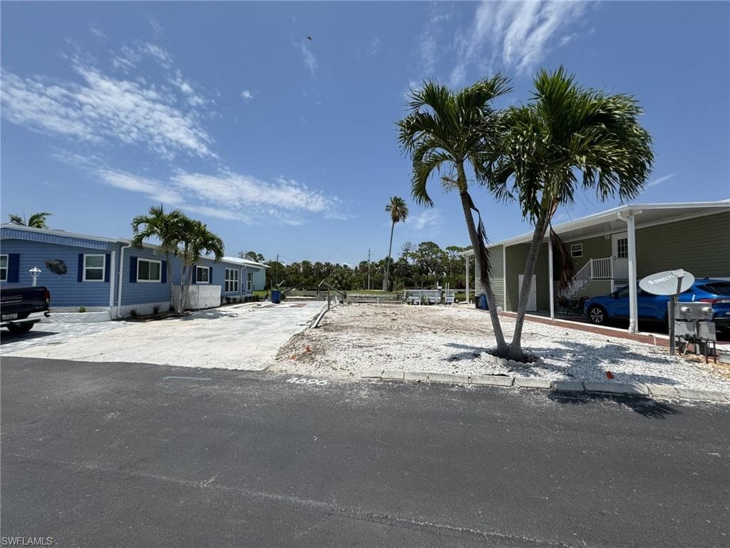 4696 Leilani LN, BONITA SPRINGS FL 34134-5