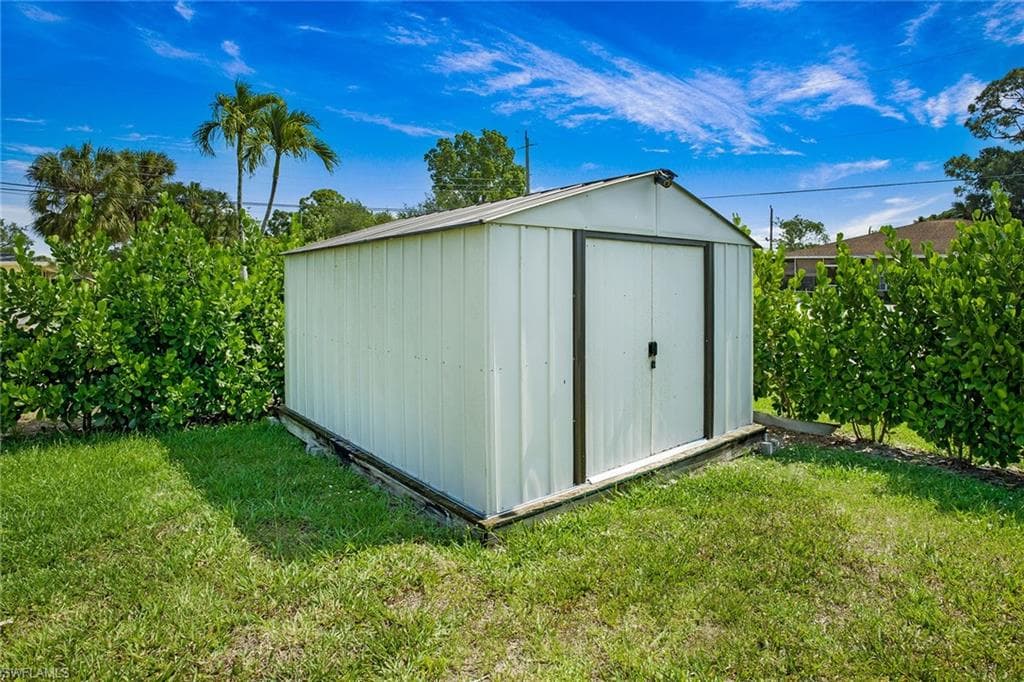 3455 Estey AVE, NAPLES FL 34104-19