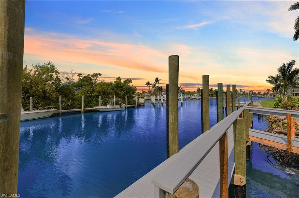 592 Lighthouse WAY, SANIBEL FL 33957-7