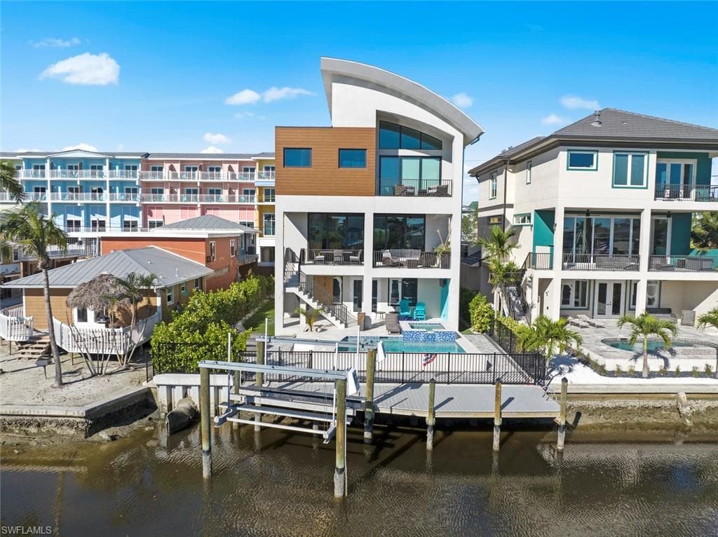250 Crescent ST, FORT MYERS BEACH FL 33931-46