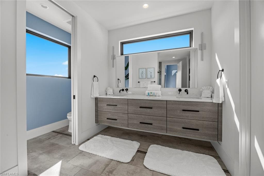 250 Crescent ST, FORT MYERS BEACH FL 33931-29