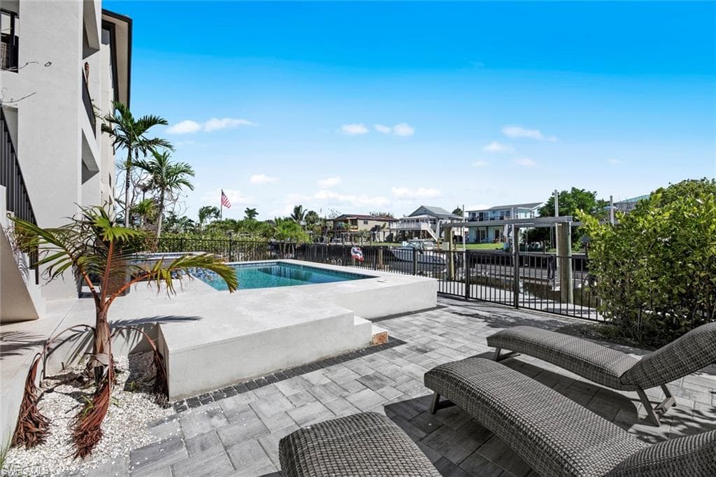 250 Crescent ST, FORT MYERS BEACH FL 33931-40