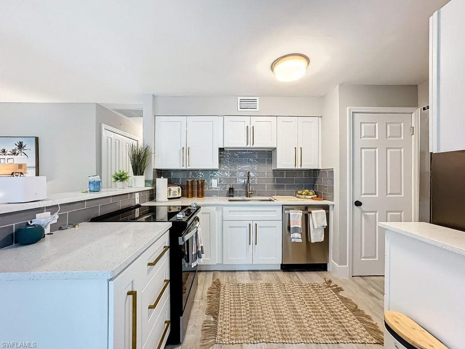 9 Knights Bridge RD # 30, NAPLES FL 34112-13