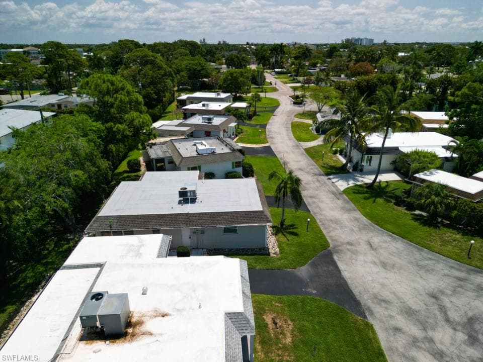 9 Knights Bridge RD # 30, NAPLES FL 34112-38
