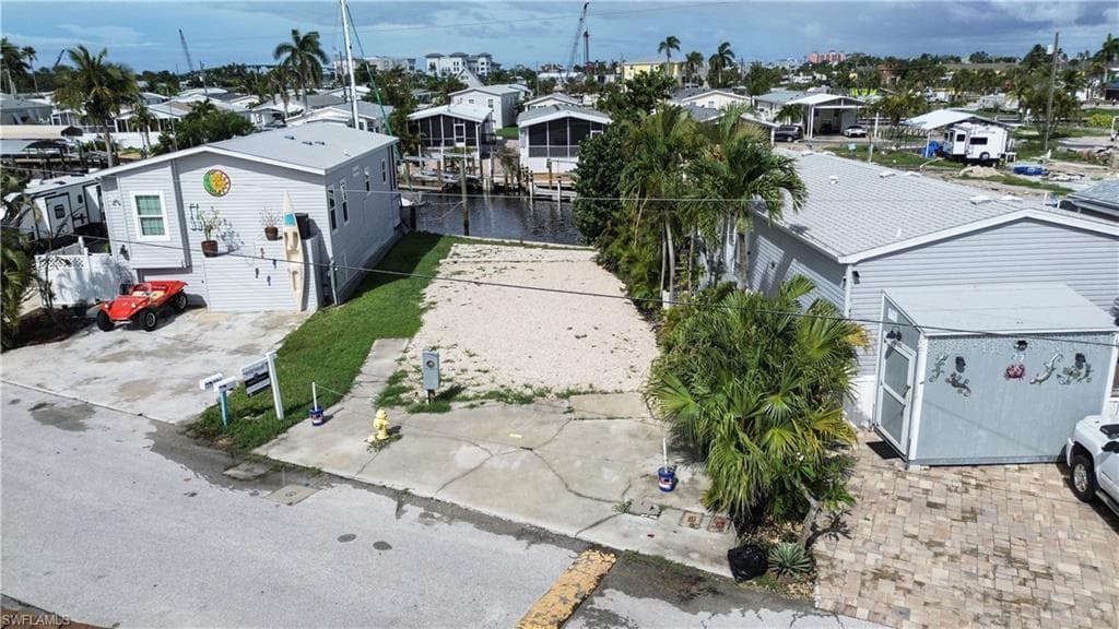 36 Emily LN-8