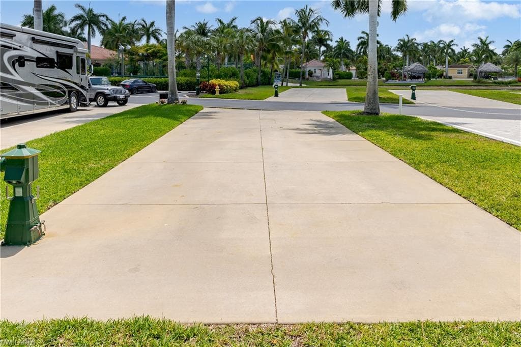 13375 Snook CIR, NAPLES FL 34114-32