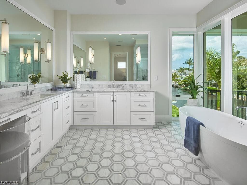 575 17th AVE S, NAPLES FL 34102-23