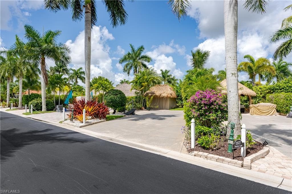 13573 Snapper LN, NAPLES FL 34114-1