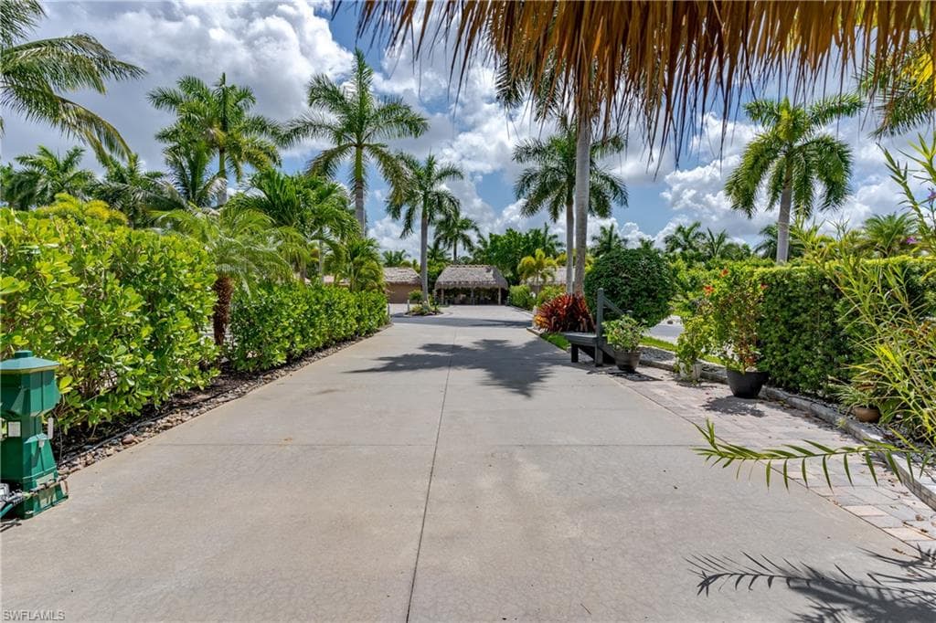 13573 Snapper LN, NAPLES FL 34114-42