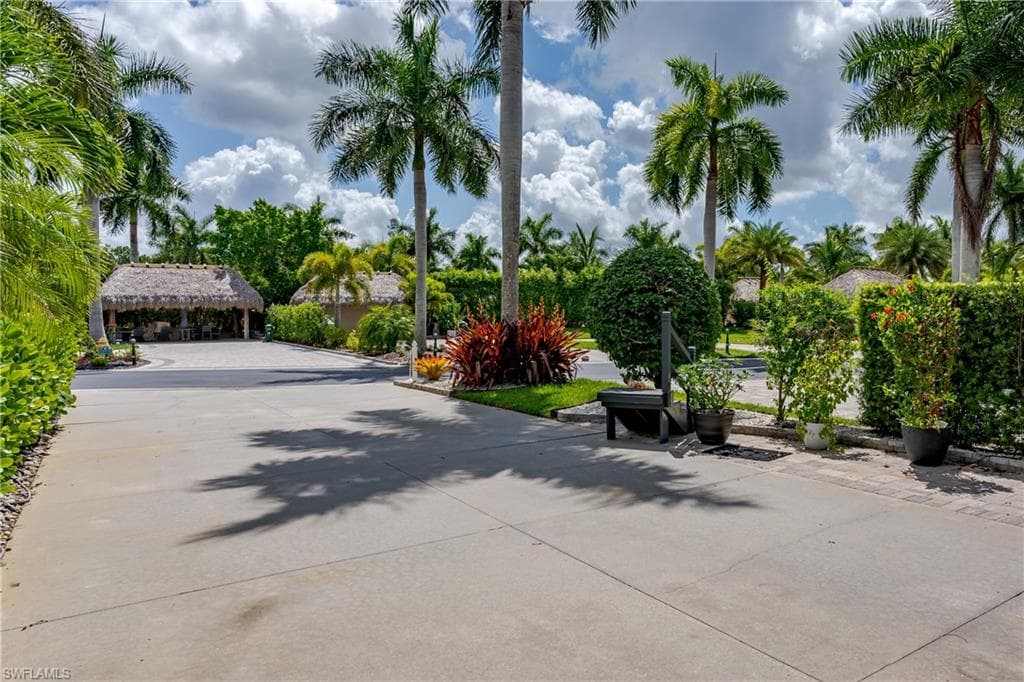 13573 Snapper LN, NAPLES FL 34114-21