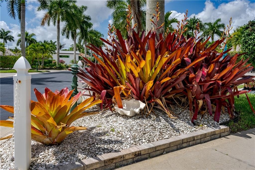 13573 Snapper LN, NAPLES FL 34114-30