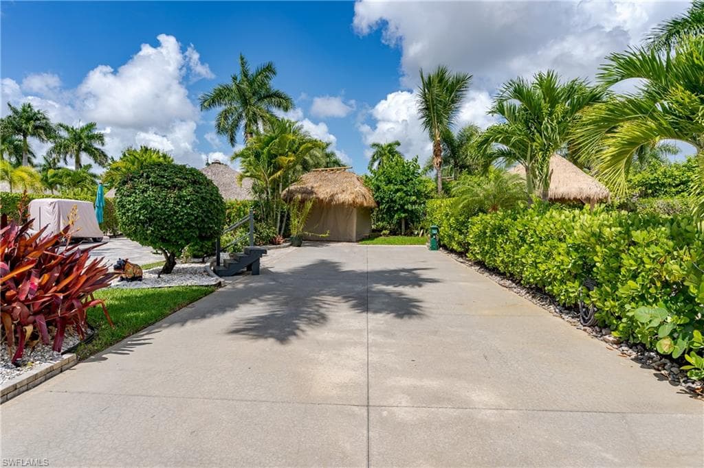 13573 Snapper LN, NAPLES FL 34114-38