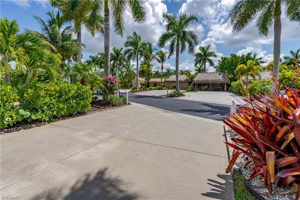 13573 Snapper LN, NAPLES FL 34114-28