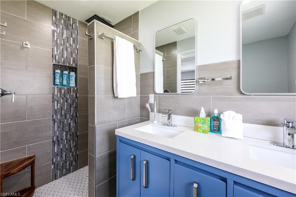 3505 SE 16th PL, CAPE CORAL FL 33904-23