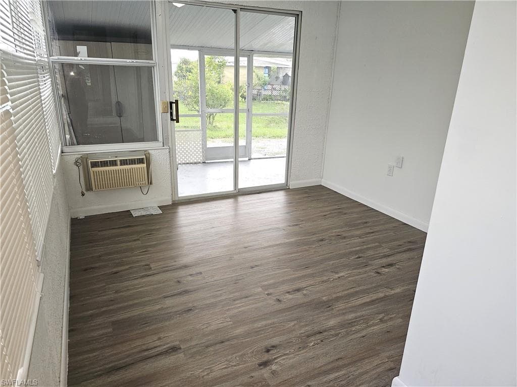 3172 Pluto CIR, NORTH FORT MYERS FL 33903-10