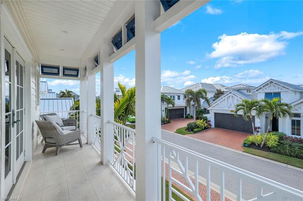 1463 2nd AVE S, NAPLES FL 34102-26